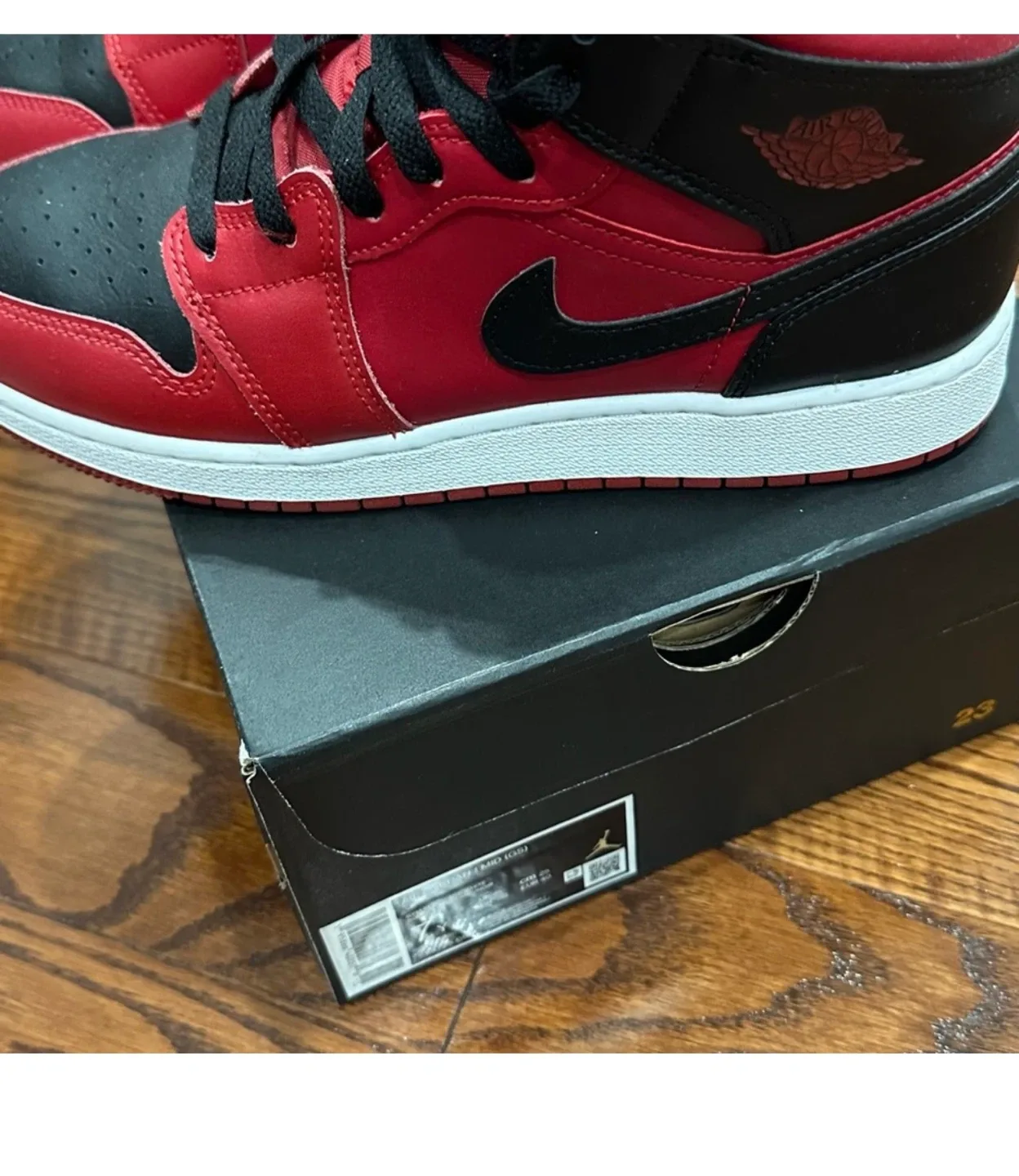 Air Jordan 1 Mid (GS) Gym Red/Black - Size 7Y image indicator(2)