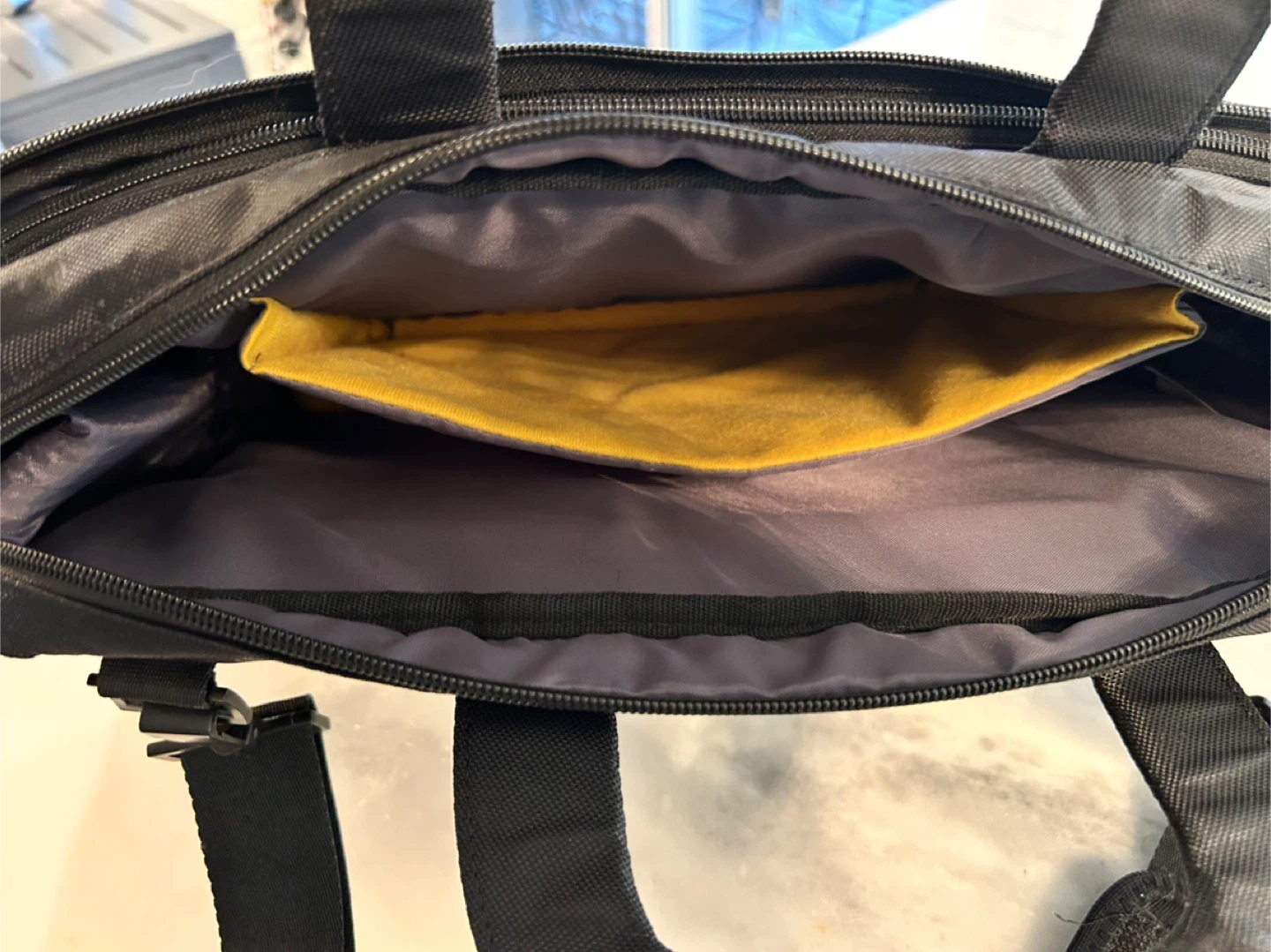 Targus Evolution Laptop Bag - photo 2