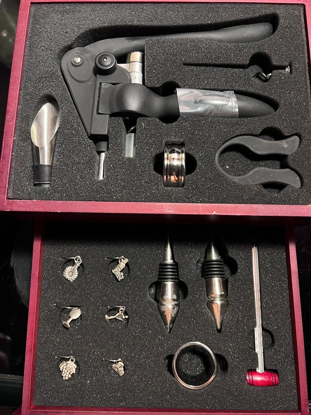 La Vigna Wine Accessories Set image indicator(2)