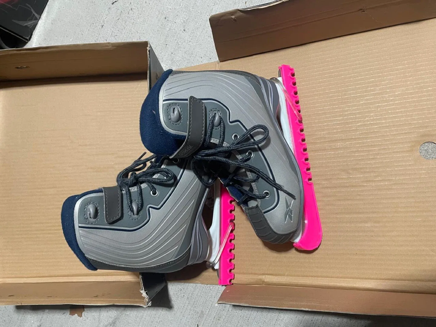 Reebok SKR50 Ice Skates - Women's Size 5