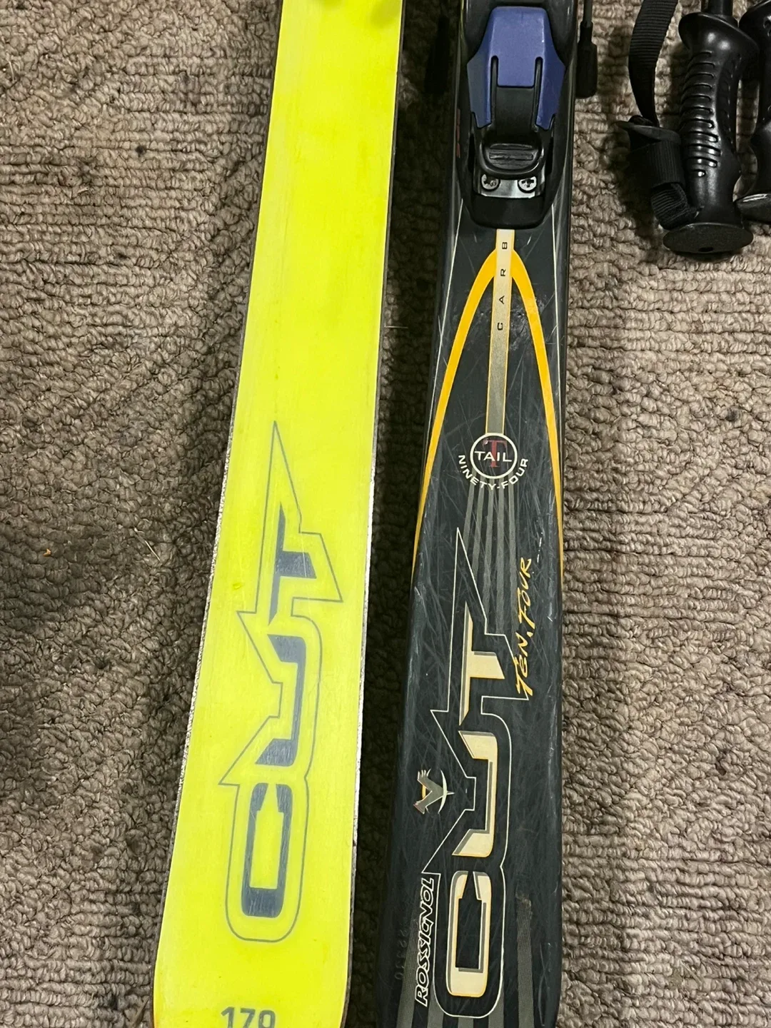 Rossignol Skis & Salomon Ski Boots image indicator(2)