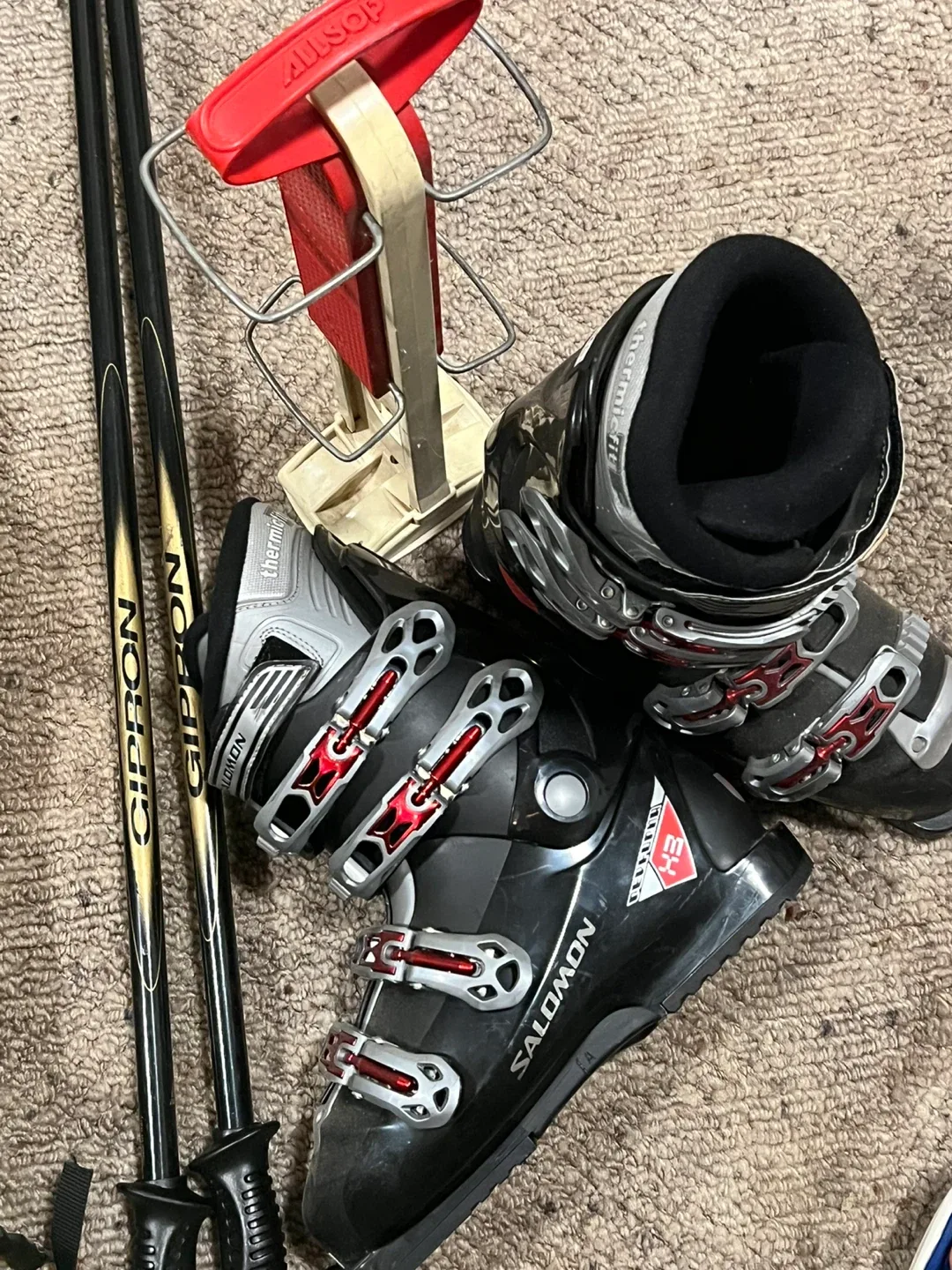 Rossignol Skis & Salomon Ski Boots image indicator(3)