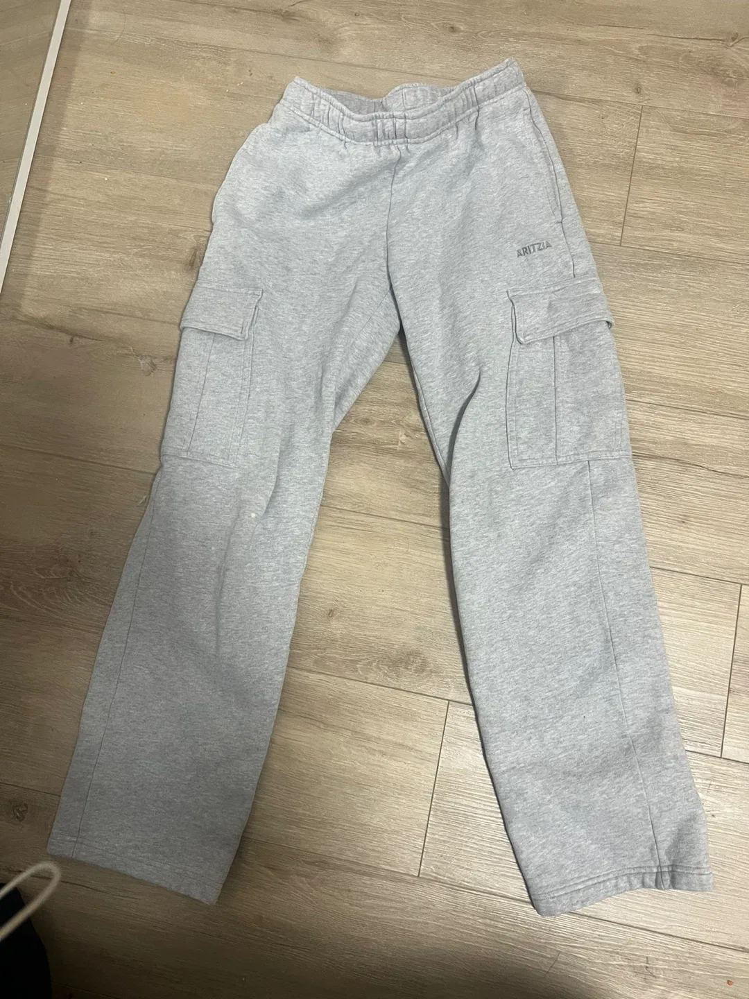 Aritzia Sweatfleece Cozy Fleece Mega Fit Cargo Pants 2XS image indicator(5)