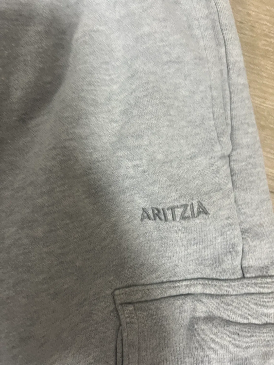 Aritzia Sweatfleece Cozy Fleece Mega Fit Cargo Pants 2XS image indicator(2)