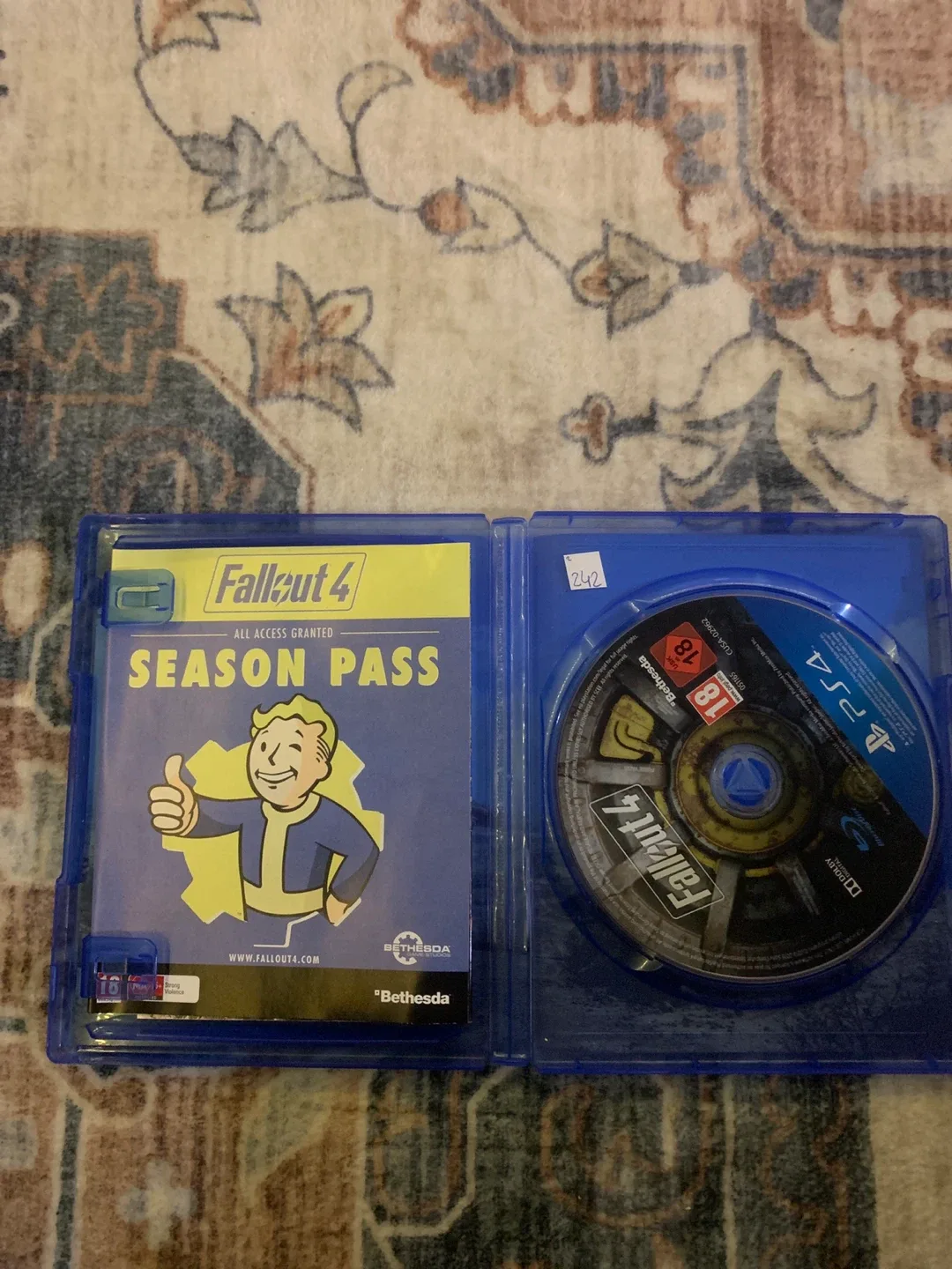 Fallout 4 PS4 Game image indicator(2)