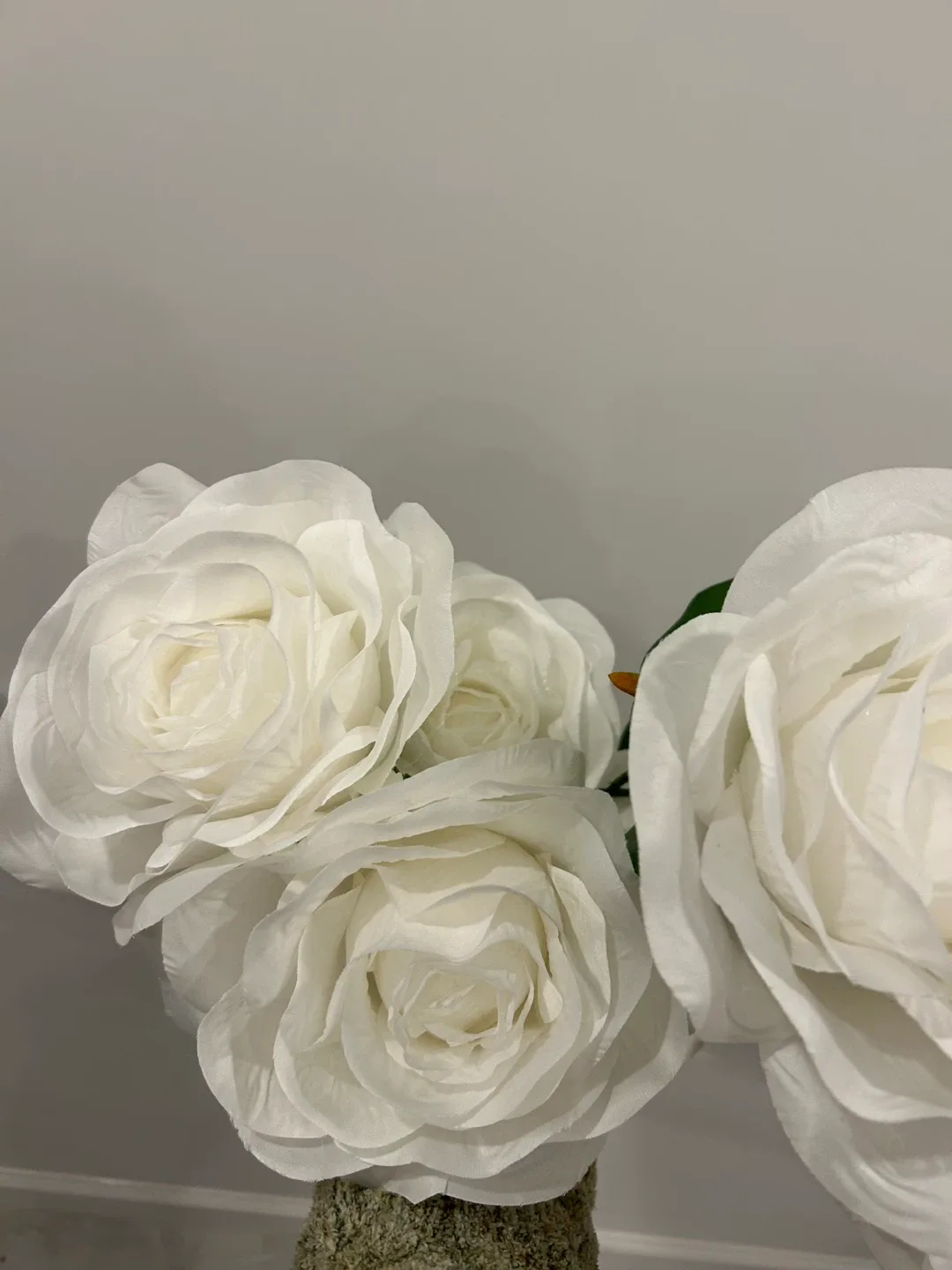 Artificial White/Ivory Roses - 12 pack image indicator(5)
