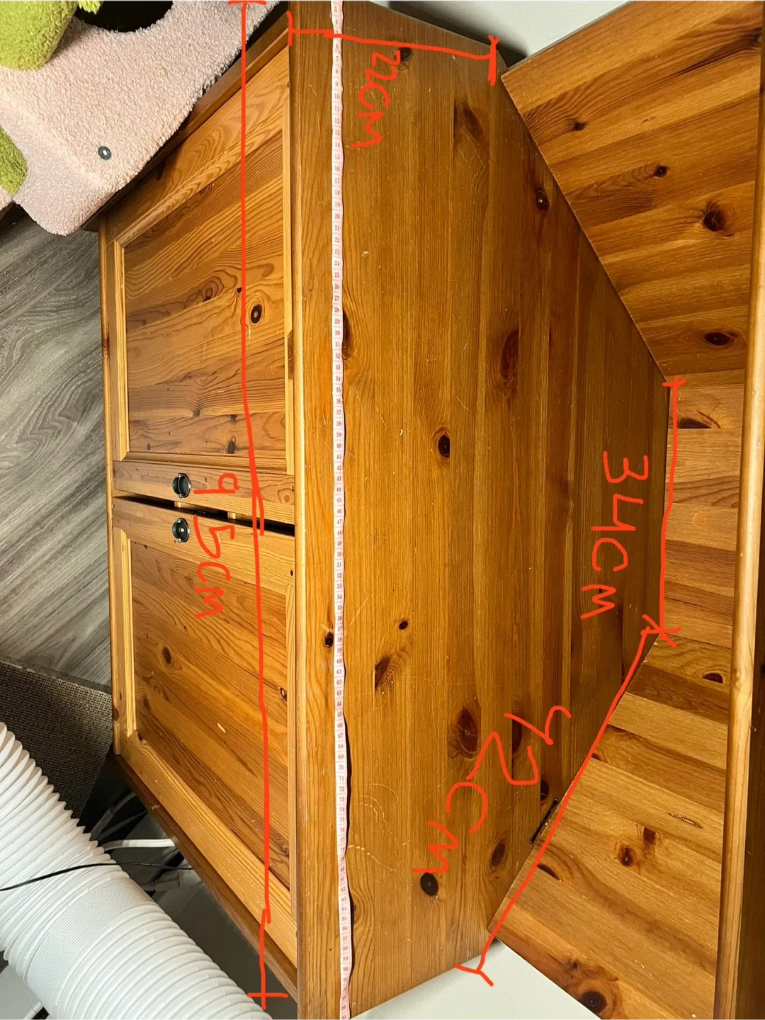 Wooden Corner Shelf image indicator(7)