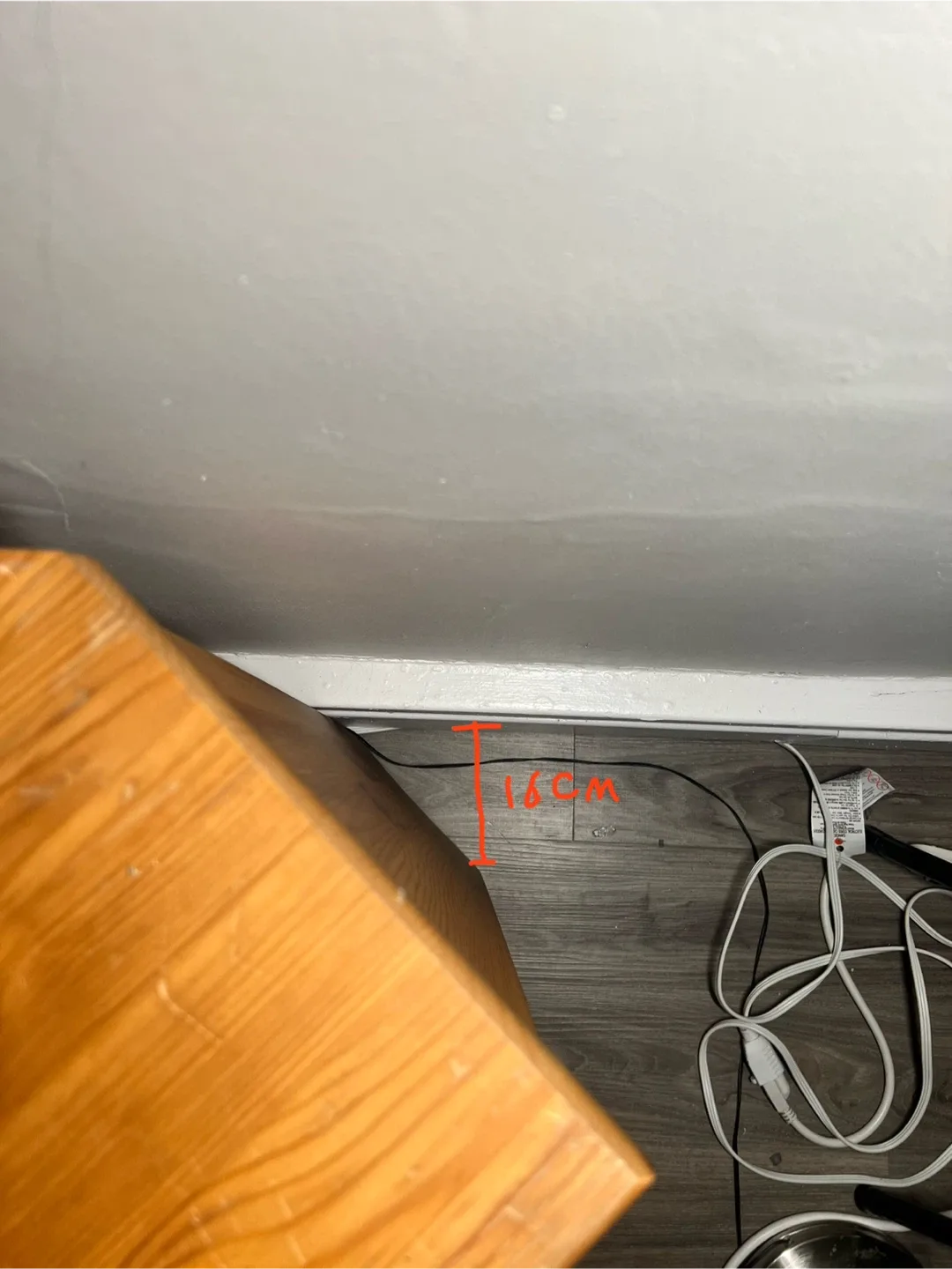 Wooden Corner Shelf image indicator(9)