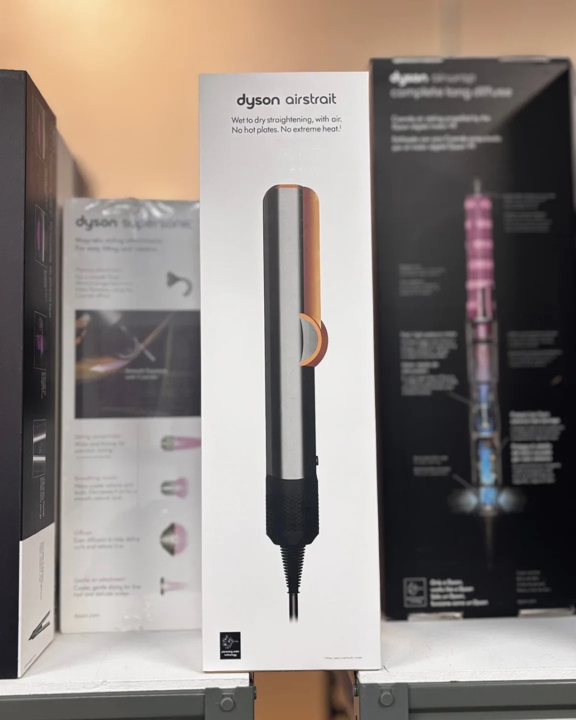 Dyson Airstrait