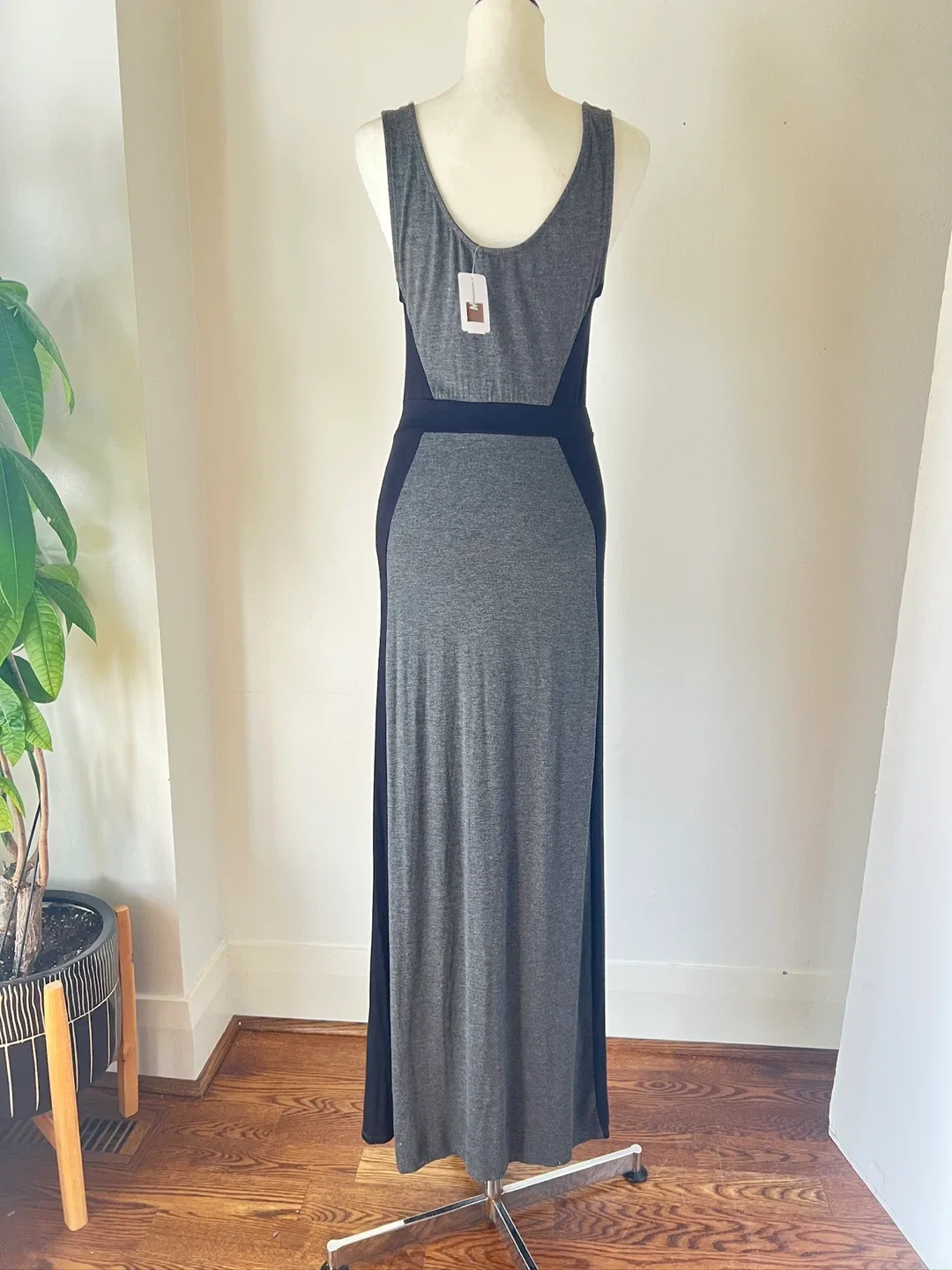 Mendocino Grey & Black Maxi Dress image indicator(4)