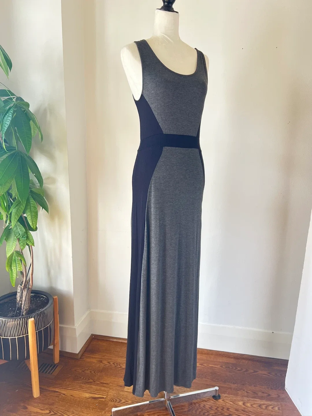 Mendocino Grey & Black Maxi Dress image indicator(3)