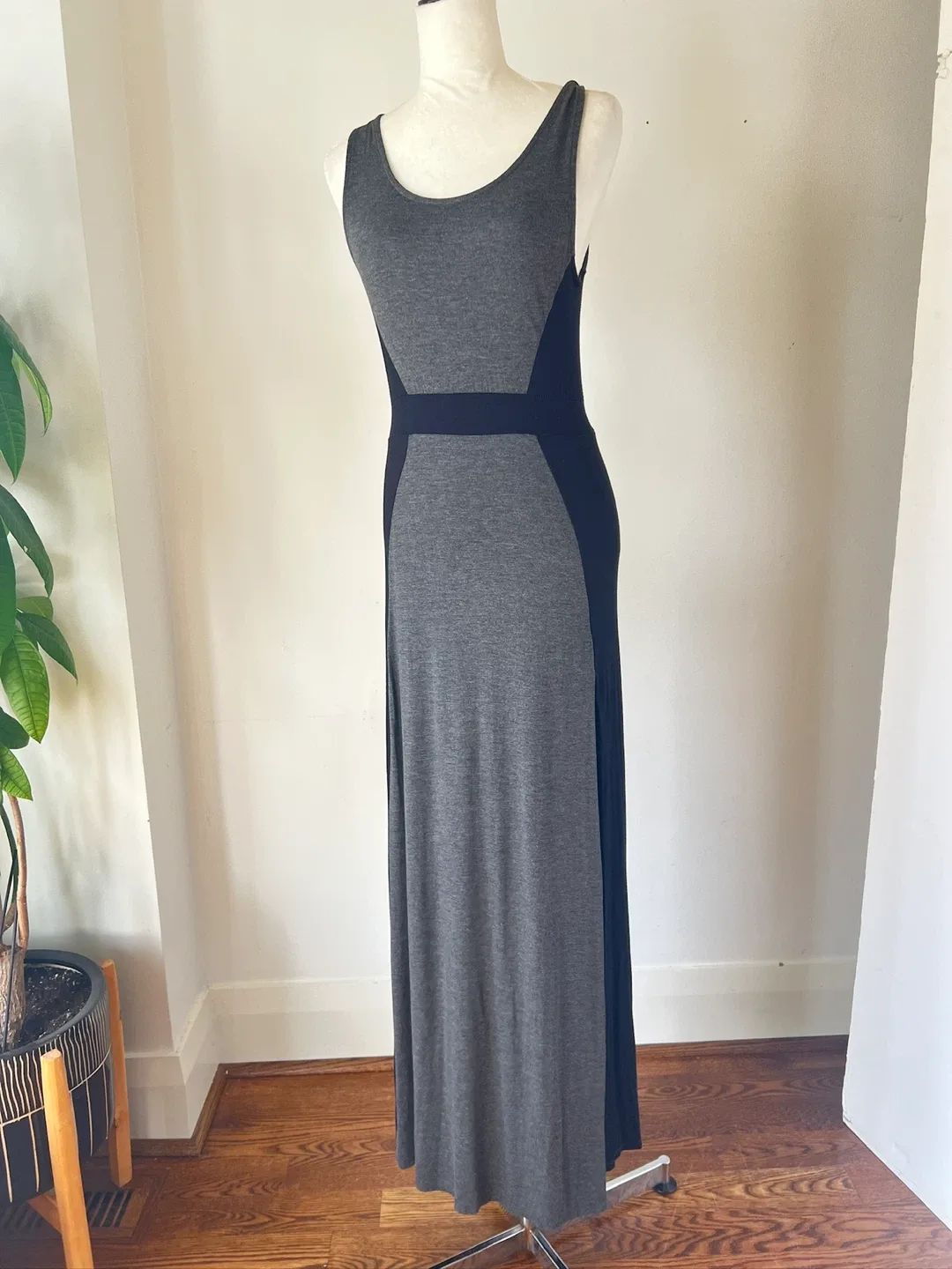 Mendocino Grey & Black Maxi Dress image indicator(2)