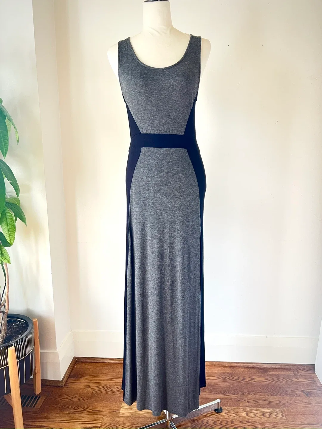 Mendocino Grey & Black Maxi Dress image indicator(7)