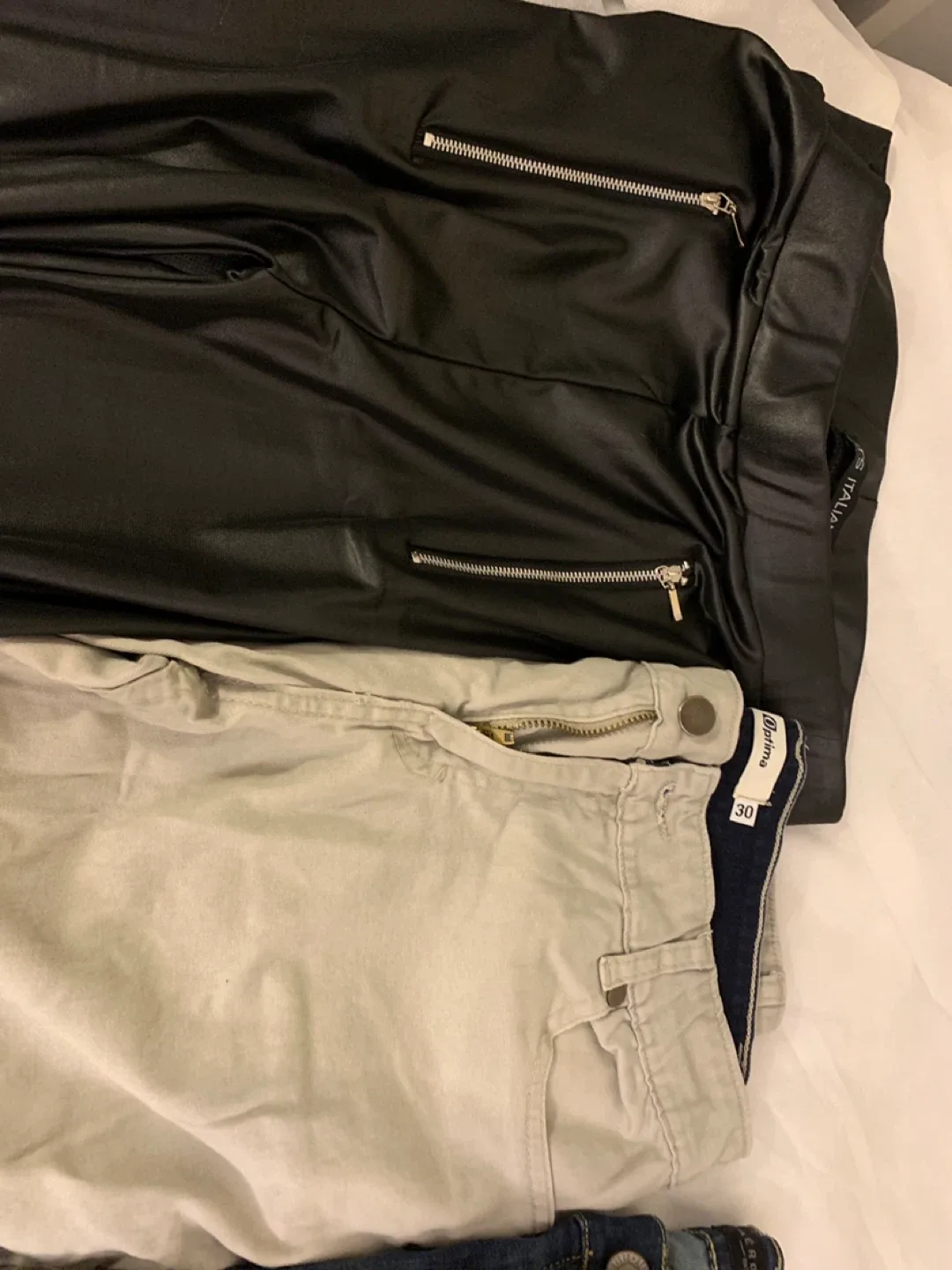 #6.  Mixed Lot of Pants  in mint condition - Sizes 30 /6 image indicator(3)