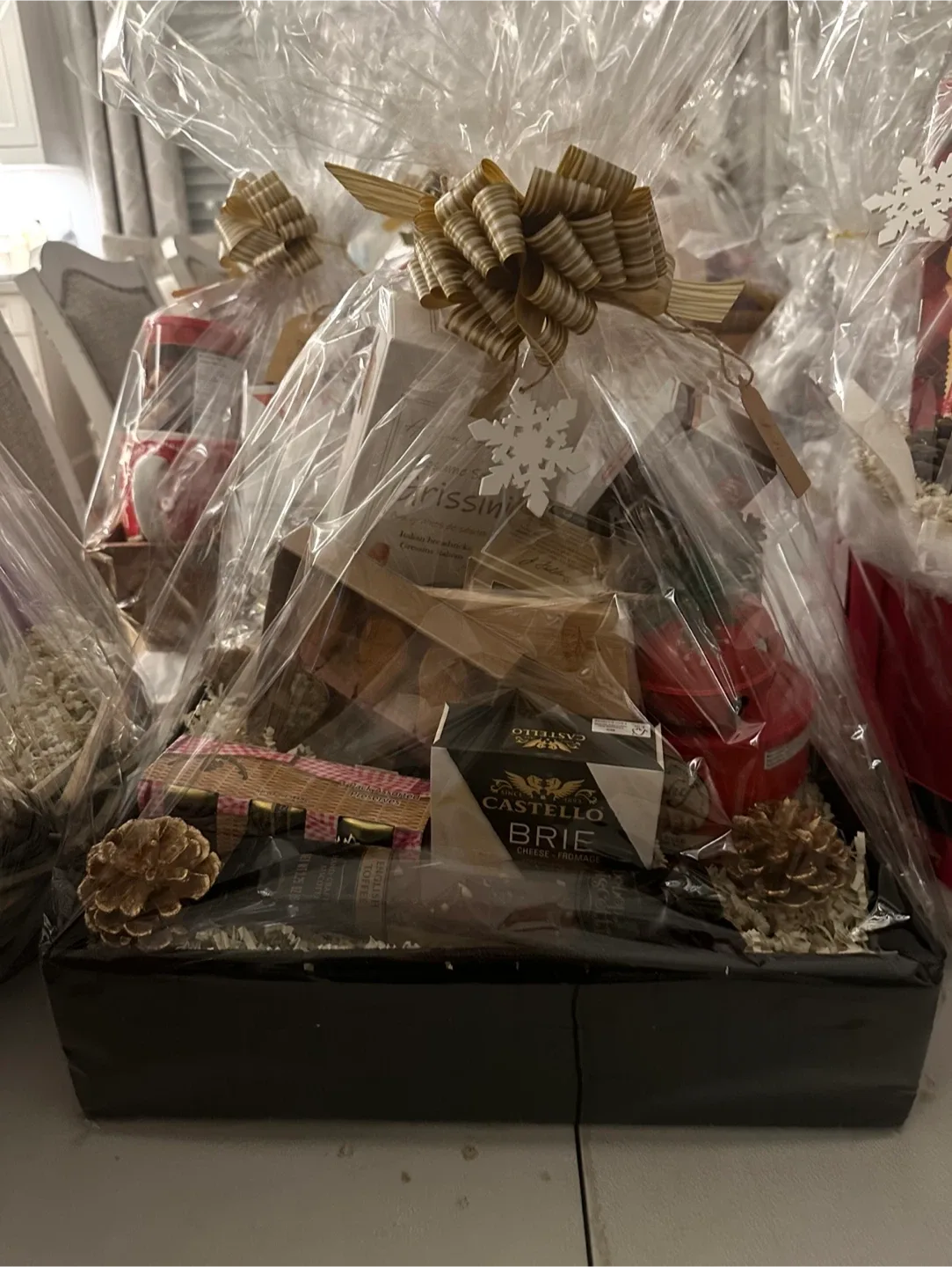 Beautiful Christmas gift baskets image indicator(3)