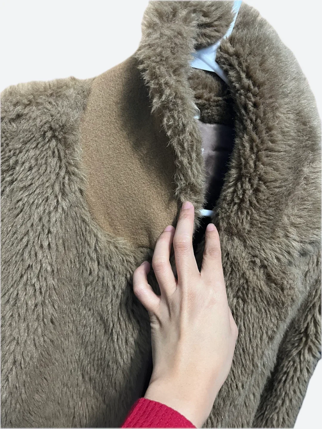 Babaton Teddy Coat - Size L image indicator(2)