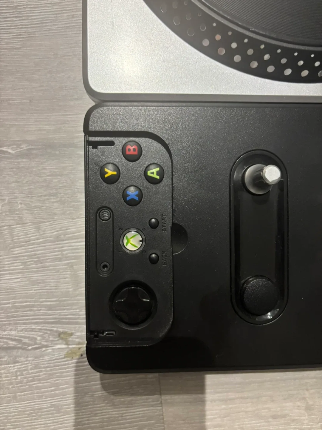 DJ Hero Turntable Controller for Xbox 360 image indicator(2)