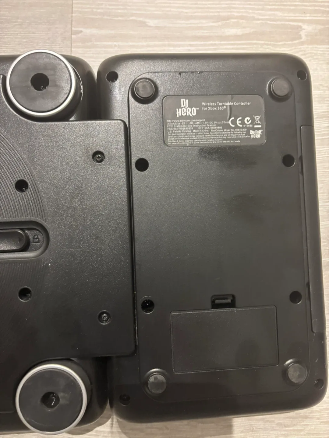DJ Hero Turntable Controller for Xbox 360 image indicator(6)