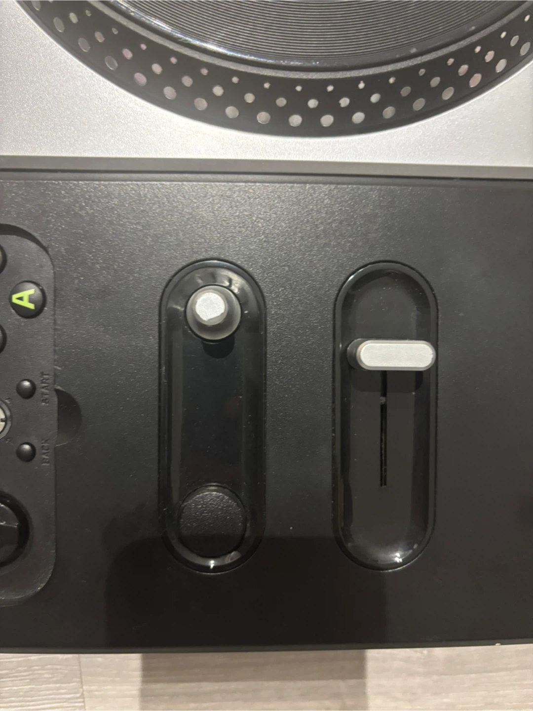 DJ Hero Turntable Controller for Xbox 360 - photo 5