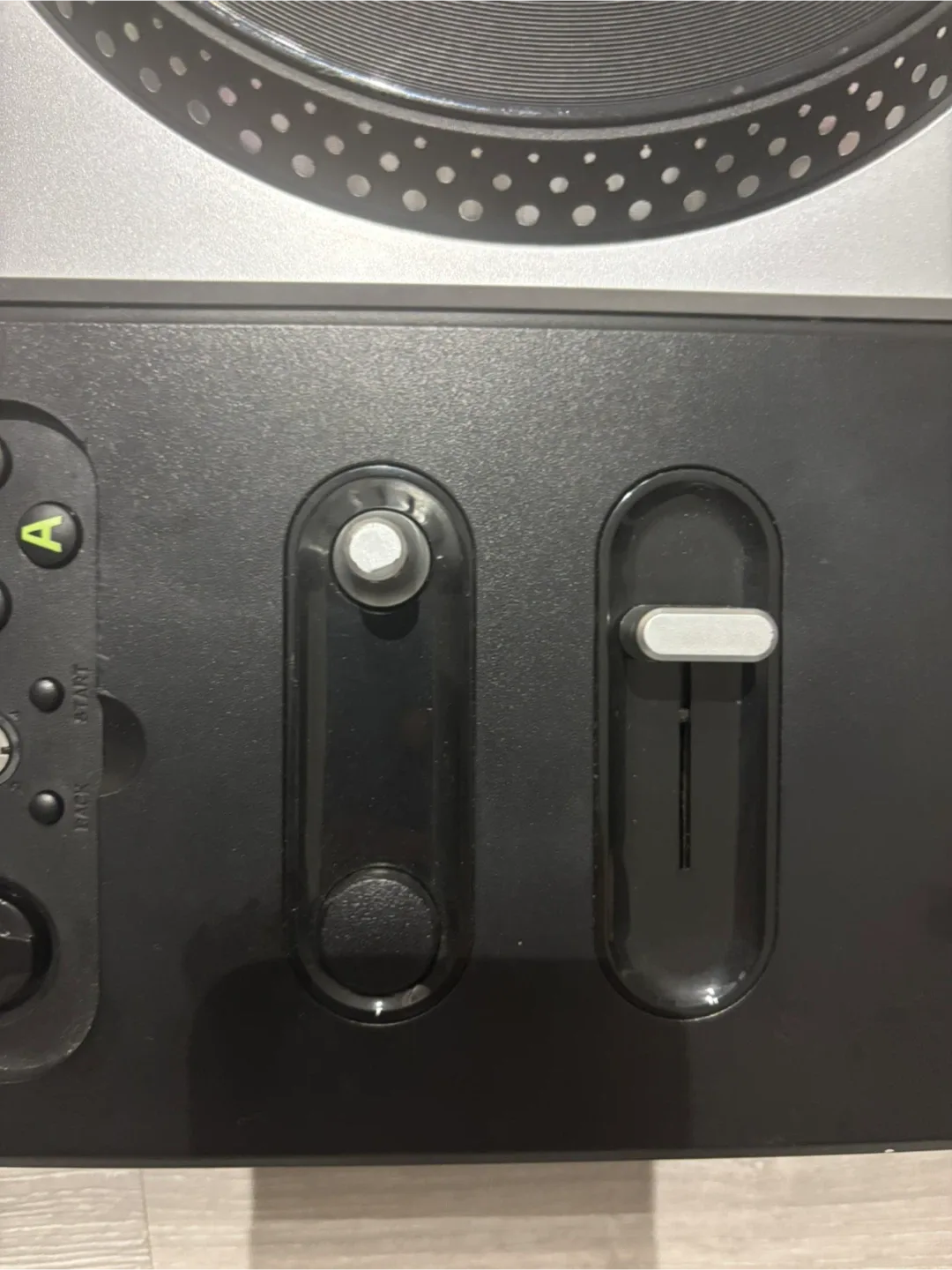 DJ Hero Turntable Controller for Xbox 360 image indicator(5)