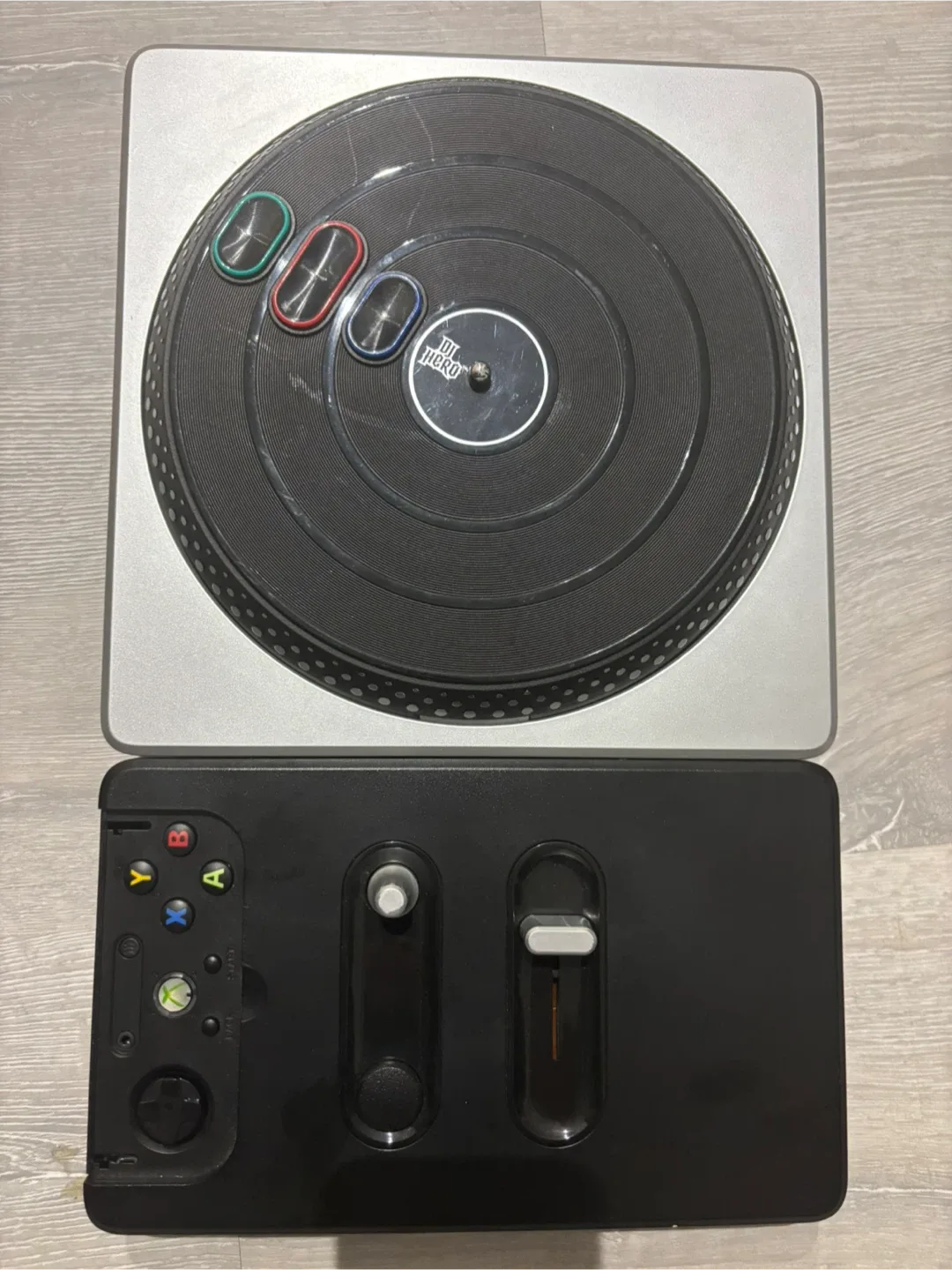 DJ Hero Turntable Controller for Xbox 360