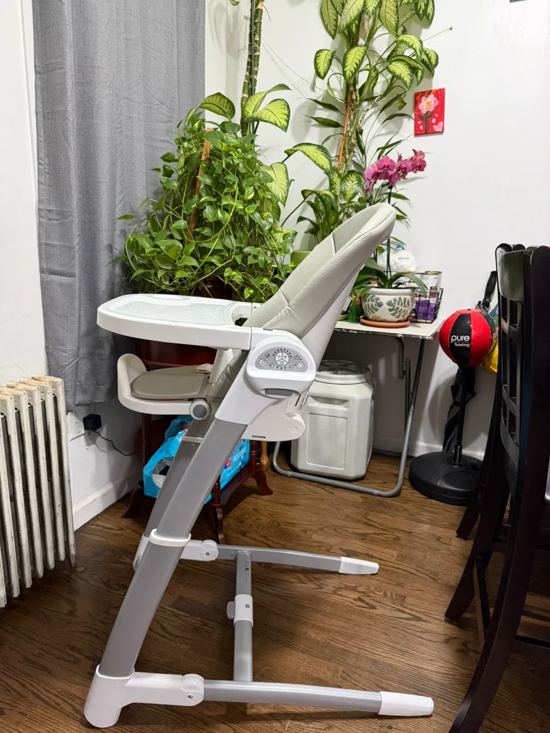 Joovy Nook High Chair - Adjustable image indicator(2)