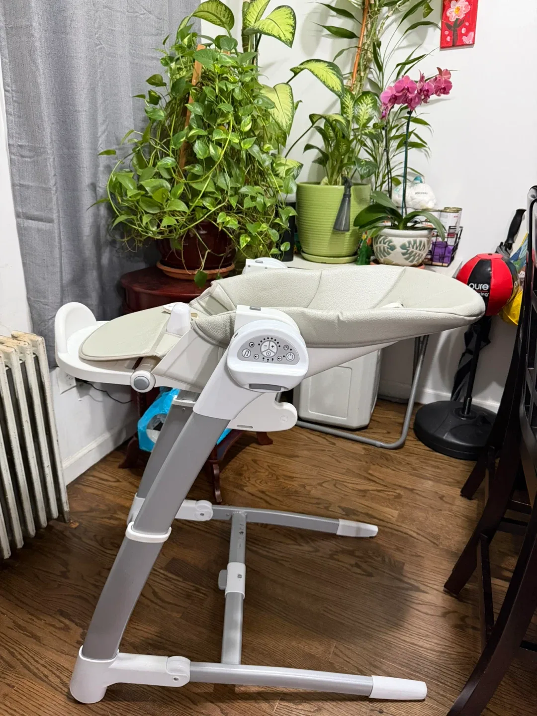 Joovy Nook High Chair - Adjustable image indicator(5)