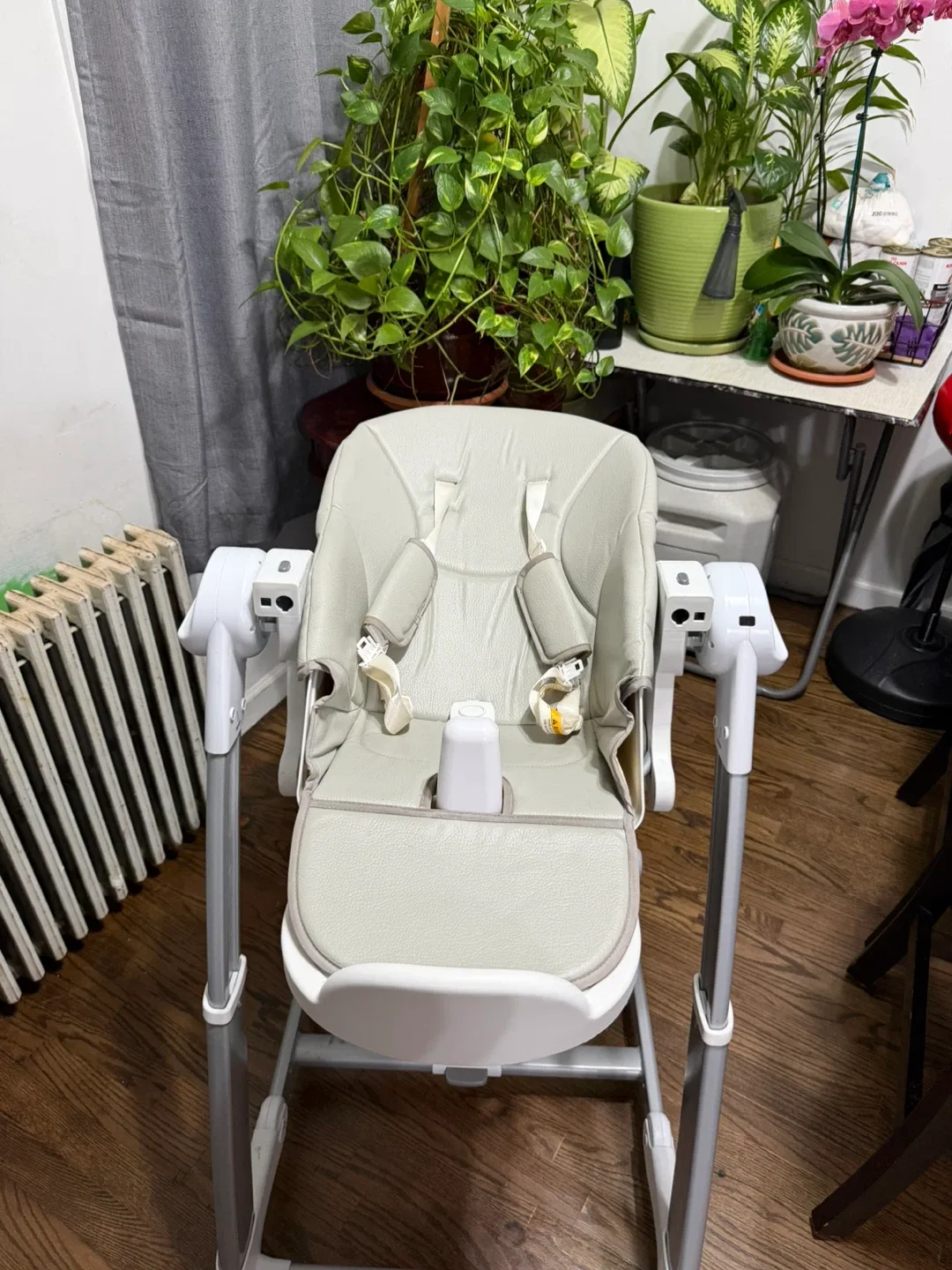 Joovy Nook High Chair - Adjustable image indicator(6)