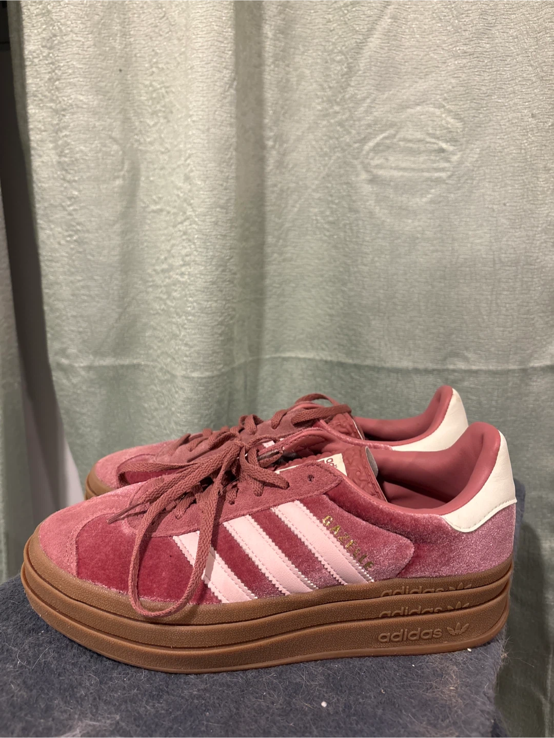 Adidas Gazelle bold Sneakers pink- Size 9