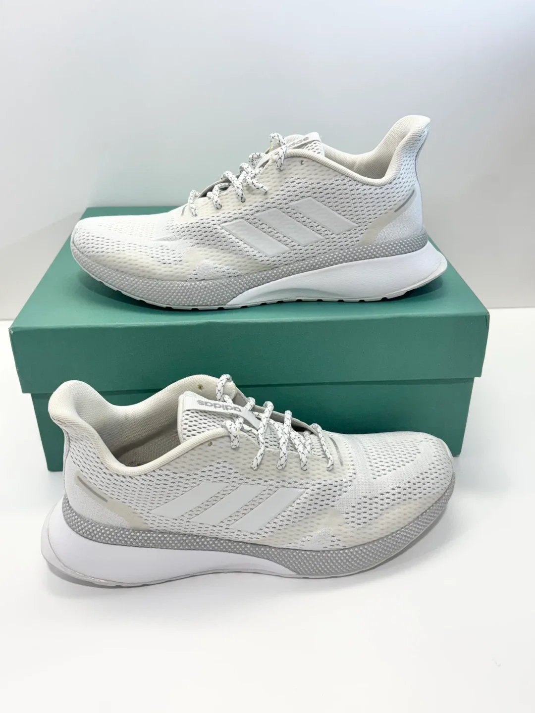 Women’s shoes size 7 Adidas Cloudfoam White Running Shoes