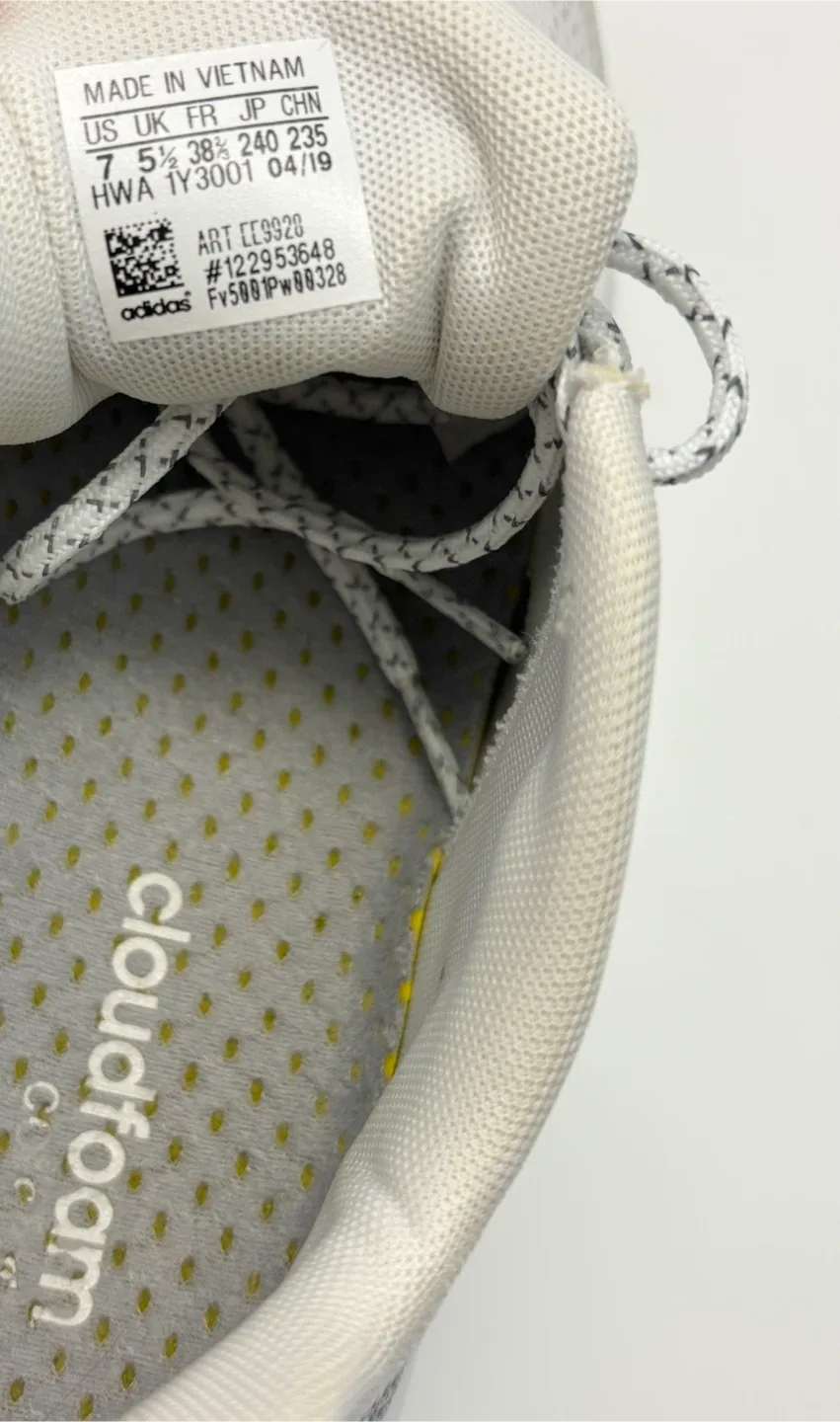 Women’s shoes size 7 Adidas Cloudfoam White Running Shoes image indicator(5)