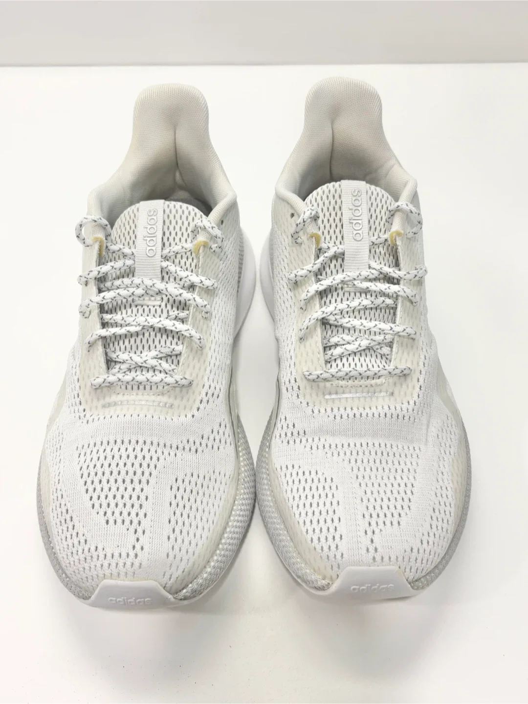 Women’s shoes size 7 Adidas Cloudfoam White Running Shoes image indicator(3)