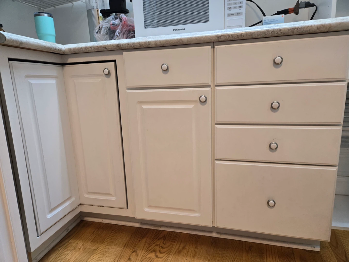White Kitchen Cabinets