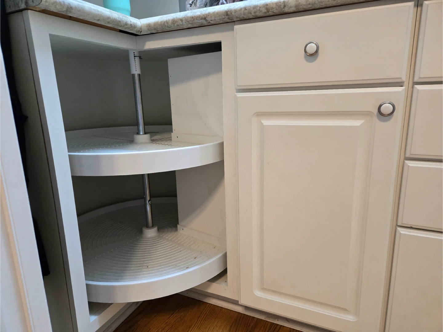 White Kitchen Cabinets - photo 2