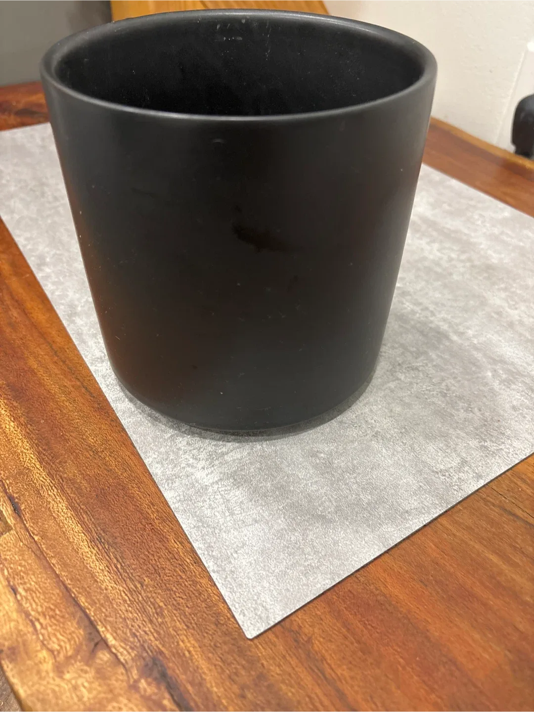 Black Flower Pot