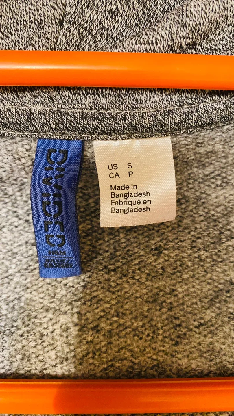 H&M Divided Gray Hoodie - Size S image indicator(5)