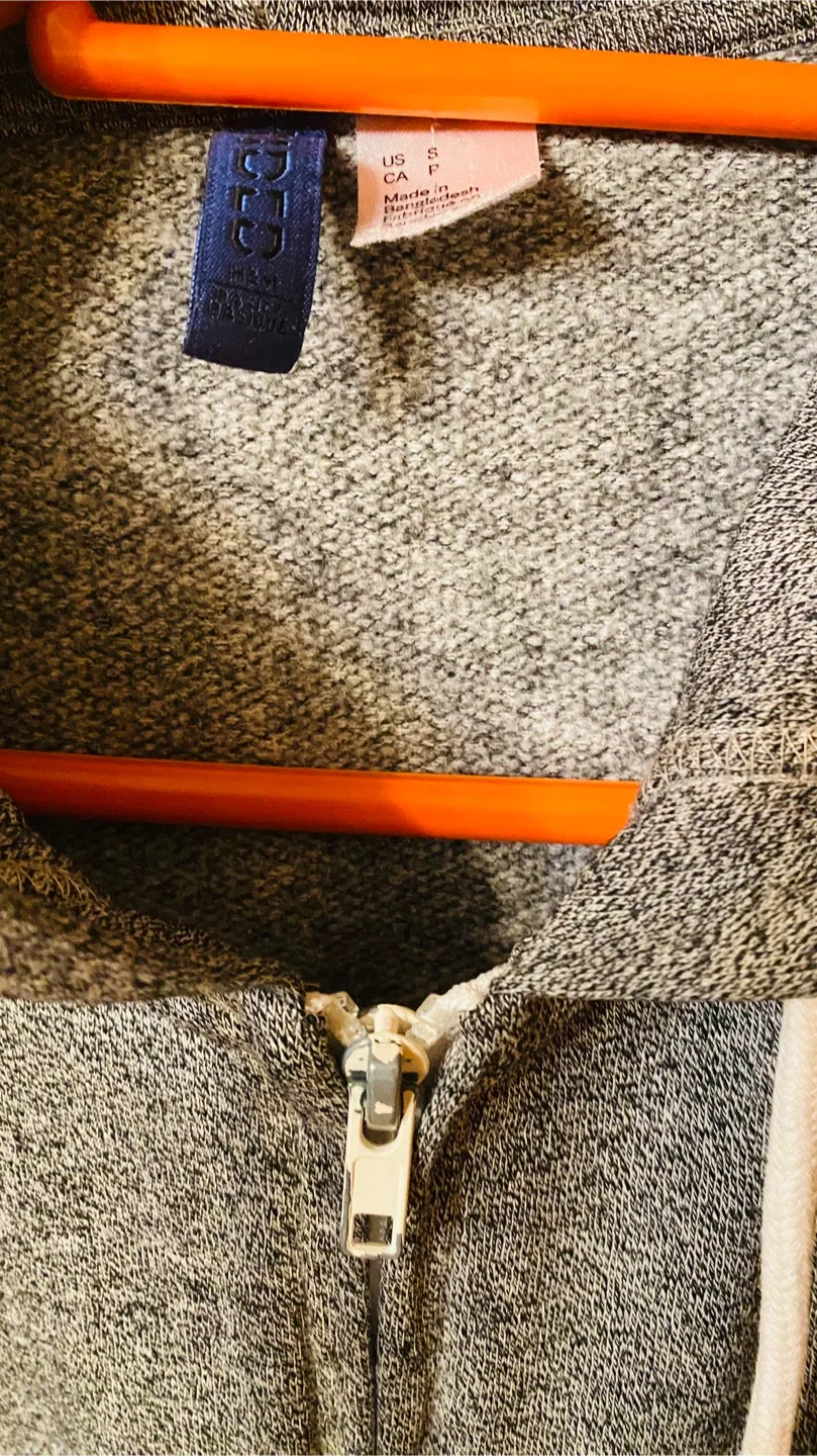 H&M Divided Gray Hoodie - Size S image indicator(3)
