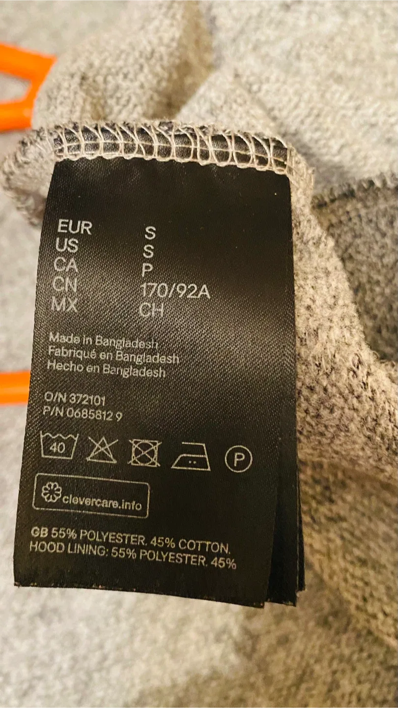 H&M Divided Gray Hoodie - Size S image indicator(7)