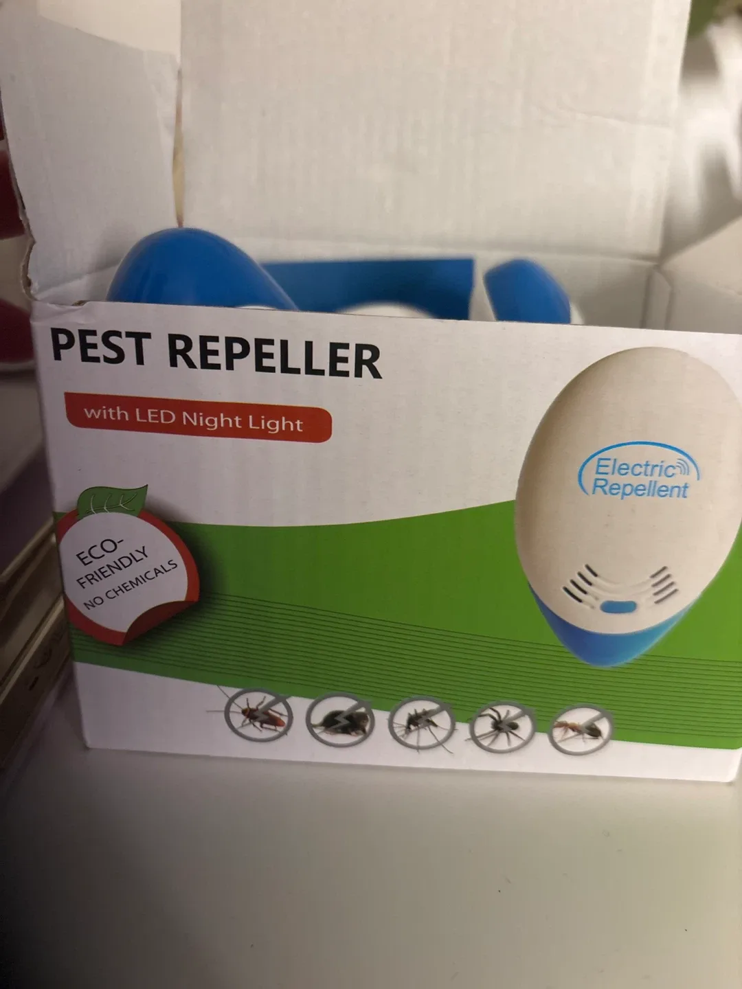 Pest Repeller with LED Night Light image indicator(2)
