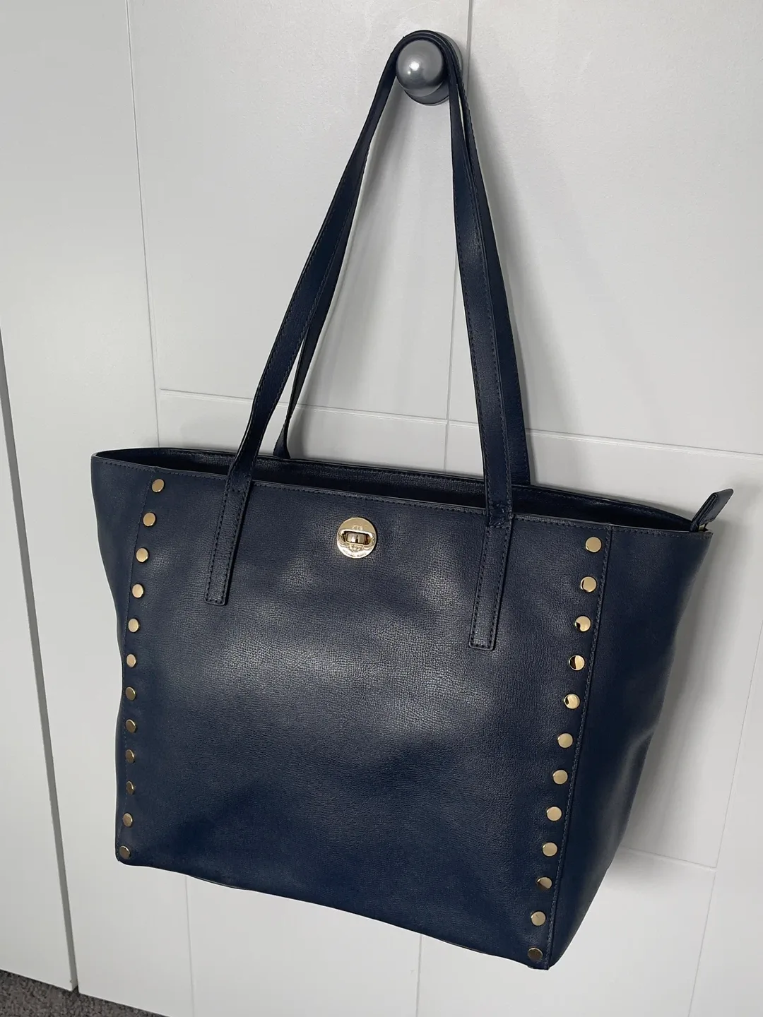Michael Kors Tote Bag image indicator(5)