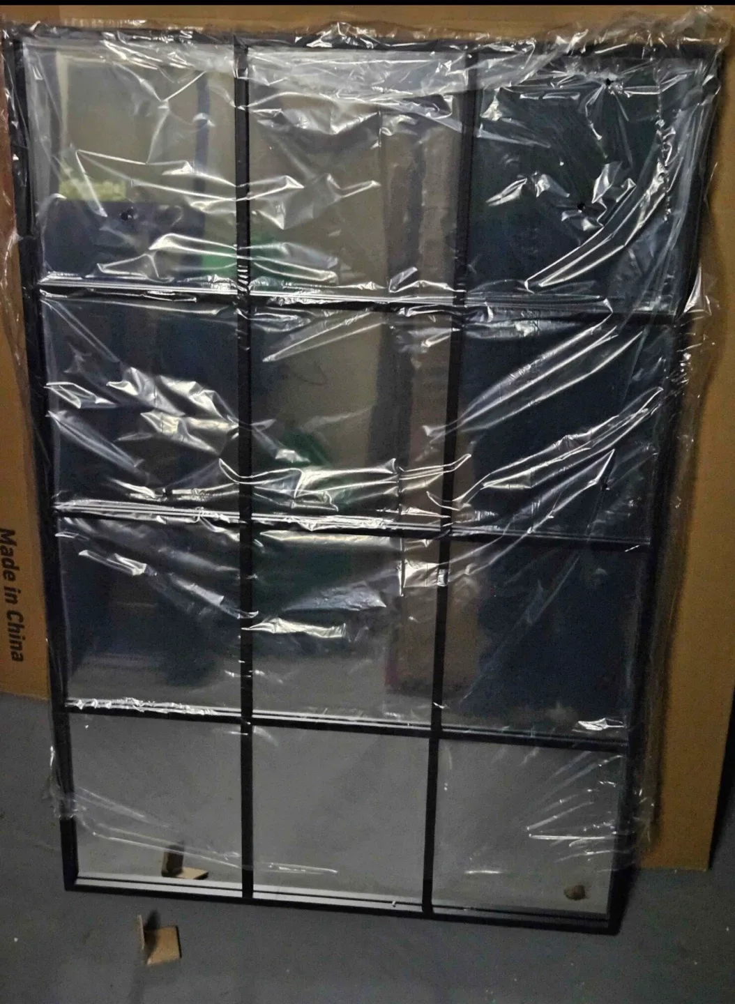 Black Wall Mirror (28x20in)