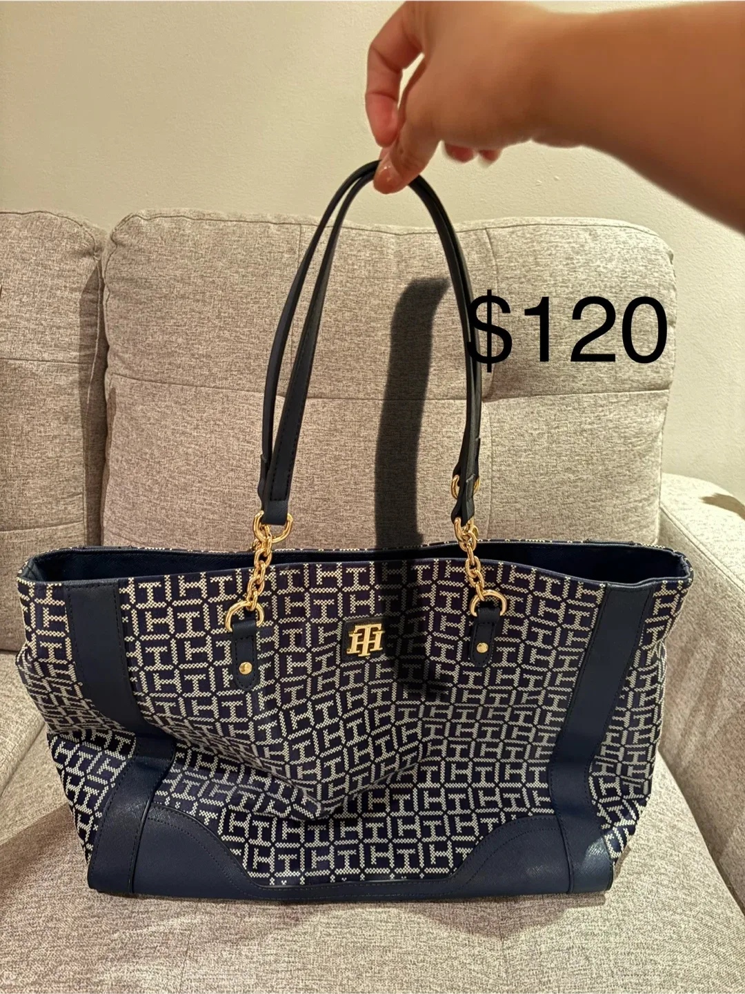 Dooney & Bourke Tote Bag image indicator(2)