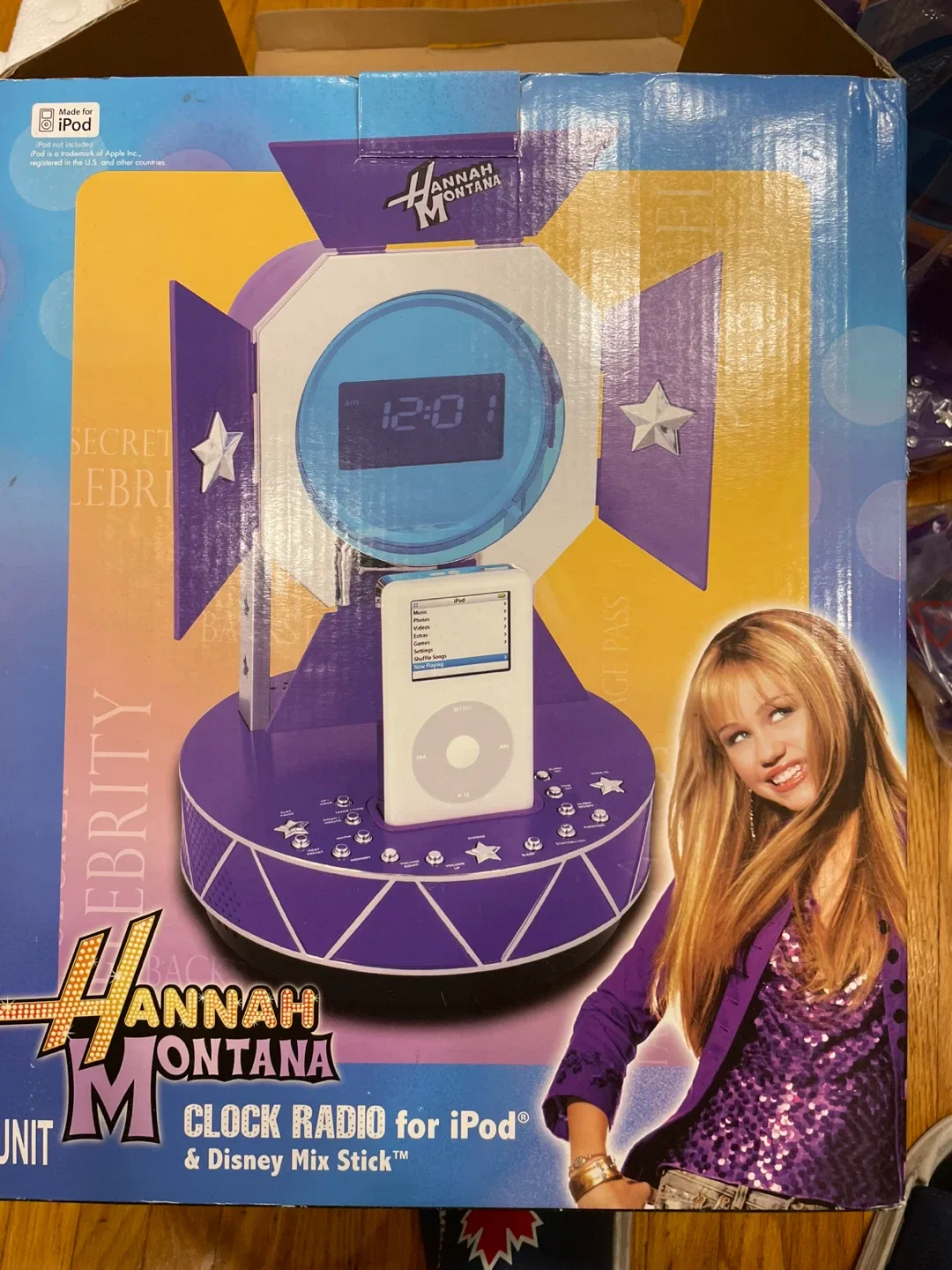 Hannah Montana Clock Radio for iPod & Disney Mix Stick