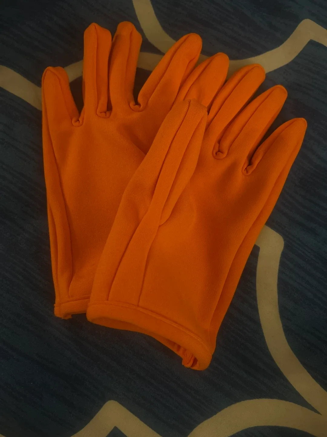 Toronto 8K/5K 2020 Orange Gloves (unisex) image indicator(2)