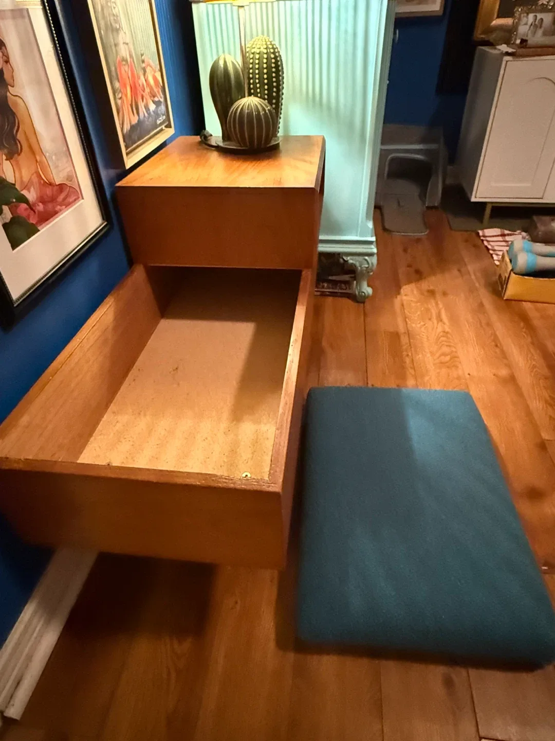 Mid-Century Modern Entryway Bench image indicator(8)
