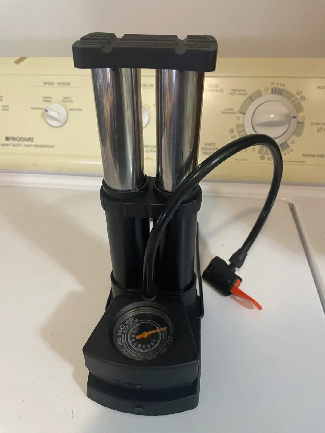 Foot Air Pump for bicycle - Portable image indicator(2)