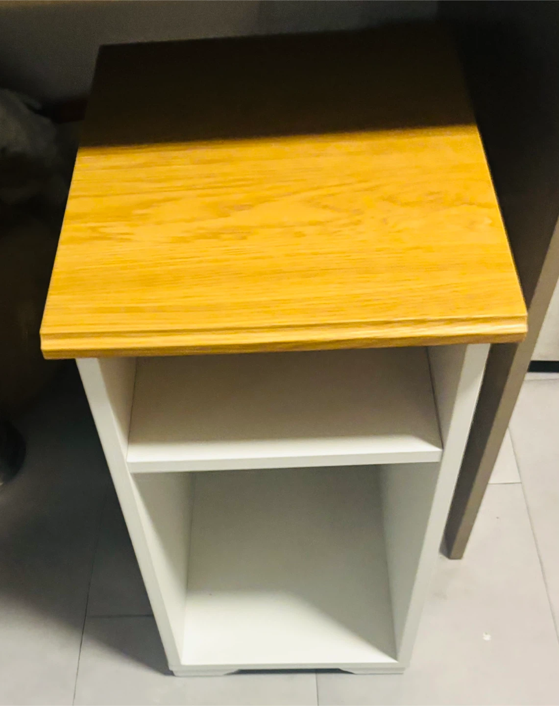 White & Wood Shelf Unit