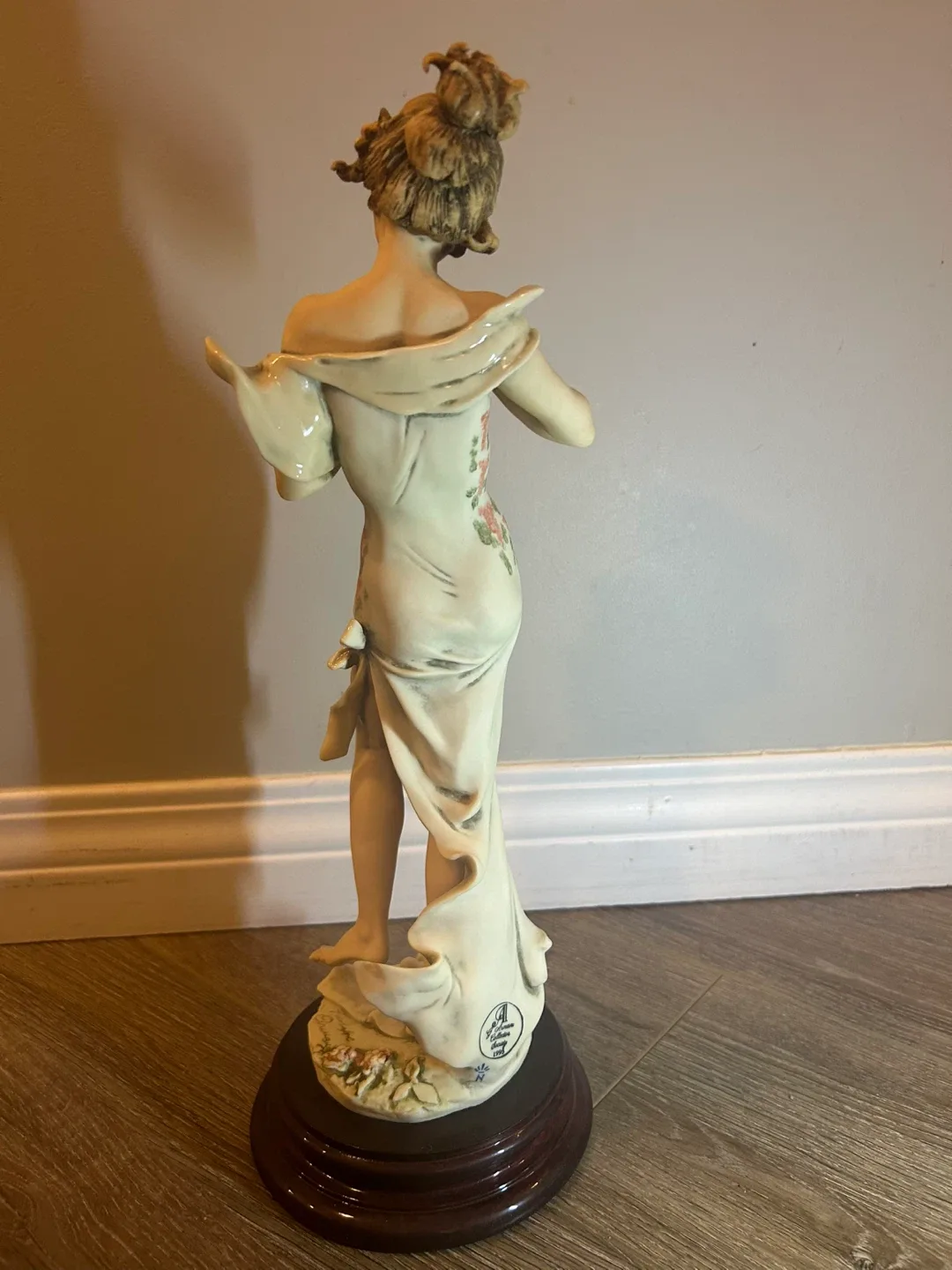 Giuseppe Armani Melody Figurine 1995 image indicator(5)