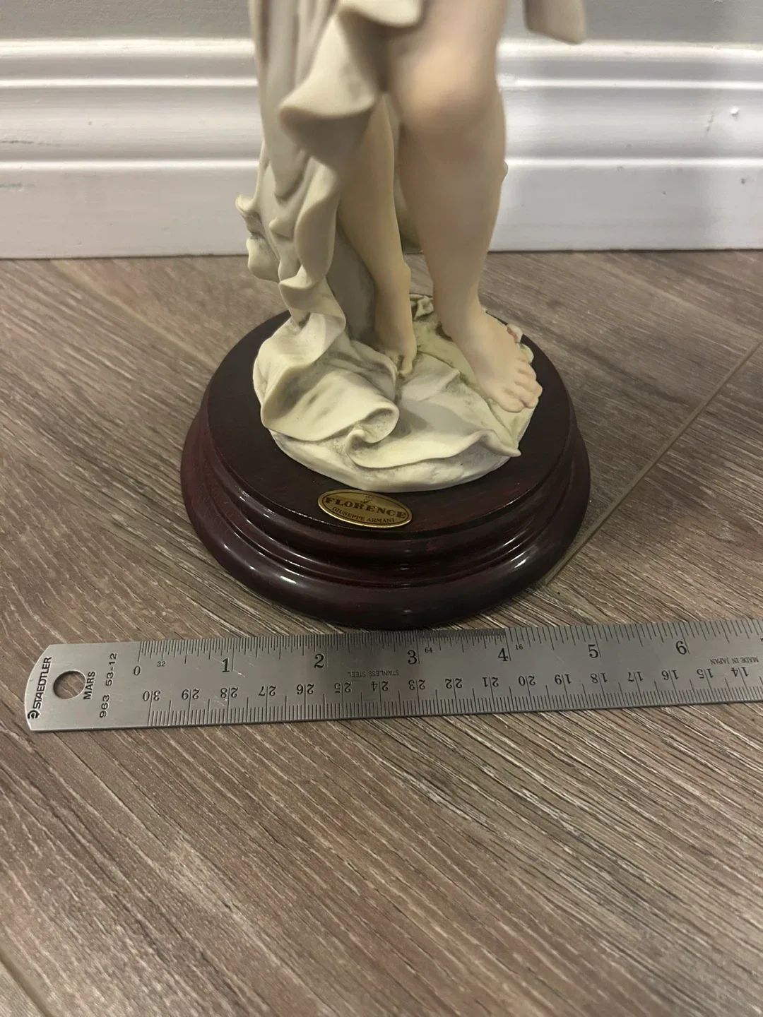 Giuseppe Armani Melody Figurine 1995 image indicator(3)