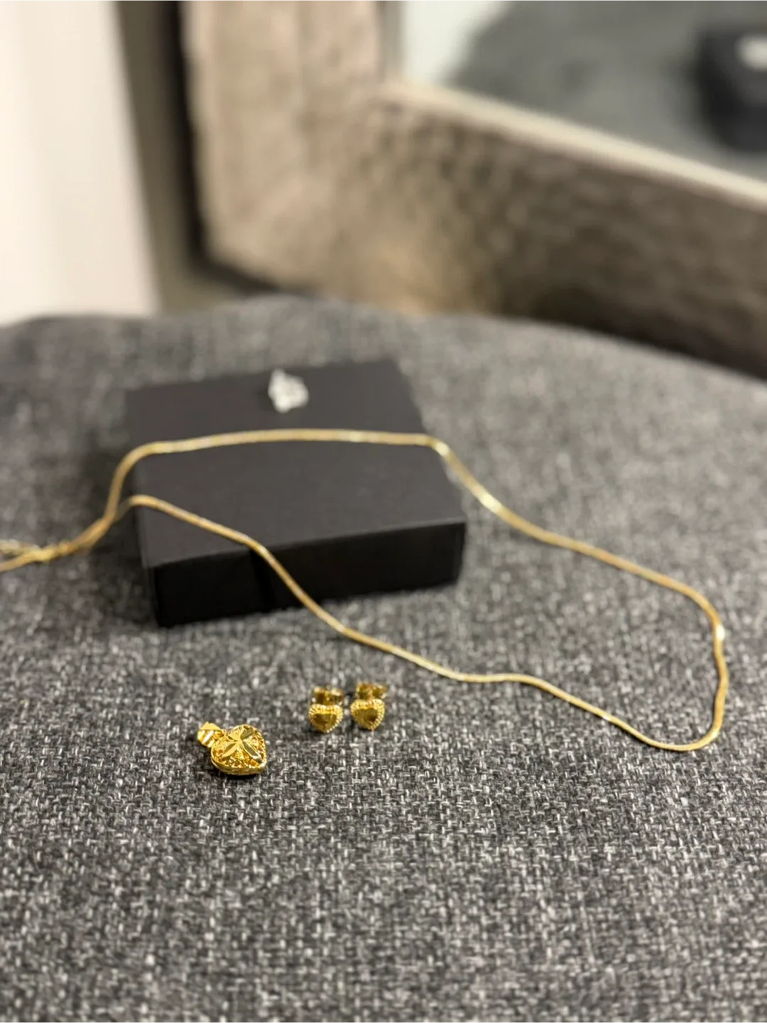 Gold Heart Pendant Necklace & Earring Set image indicator(2)